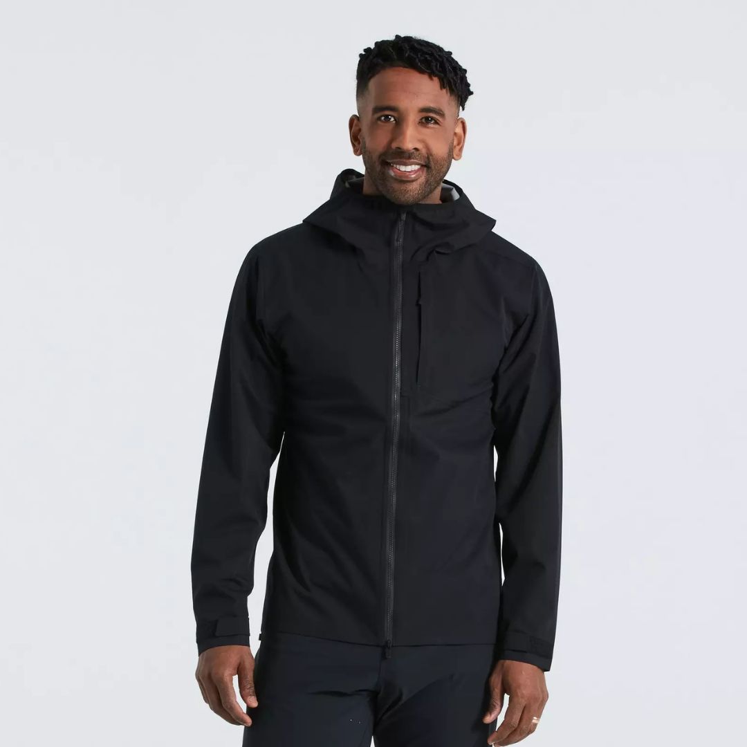 64422-810_APP_TRAIL-RAIN-JACKET-MEN-BLK-M_HERO
