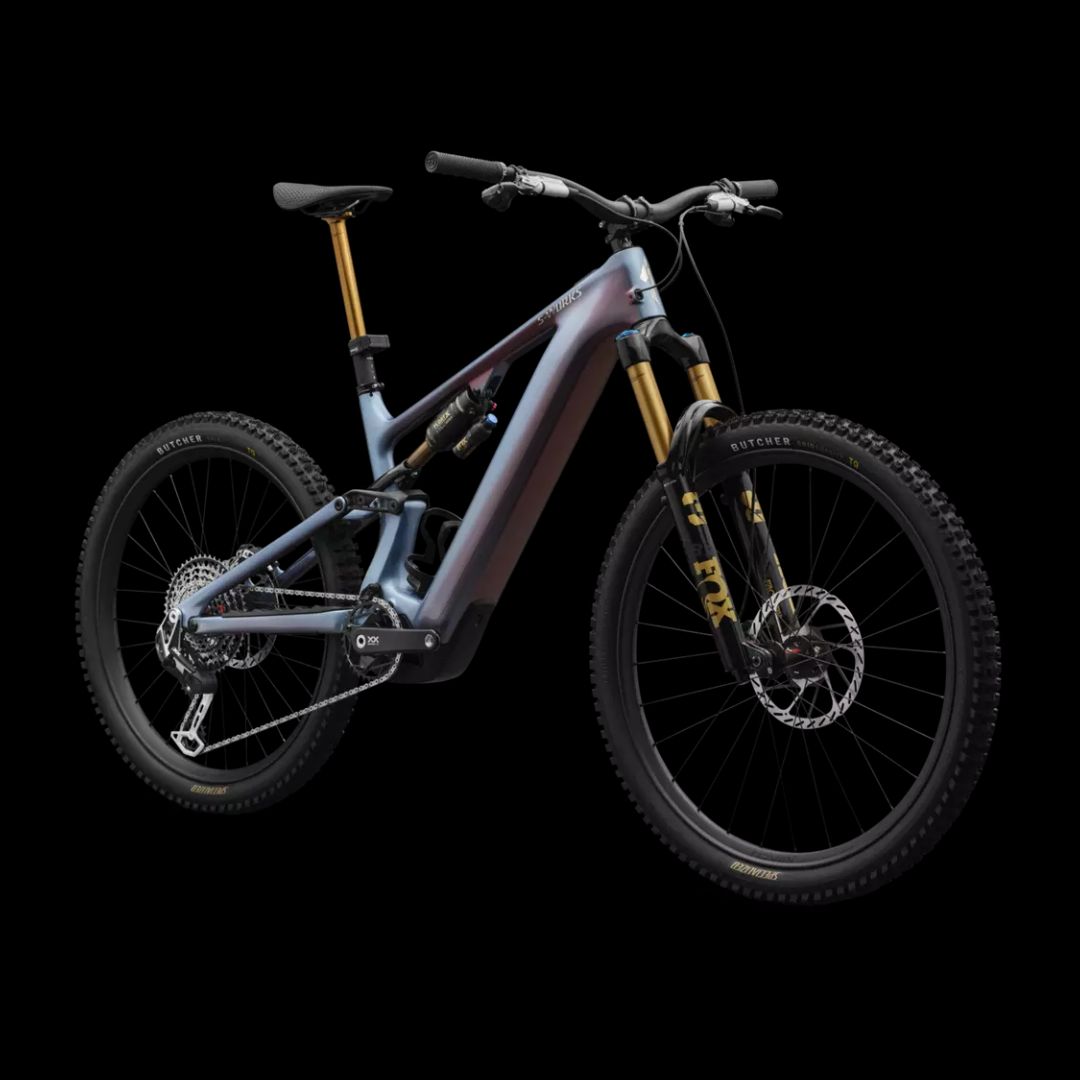 95224-00_LEVO-SW-CARBON-G4-GCLMET-REDPRL-BLKPRL_FDSQ-DARK